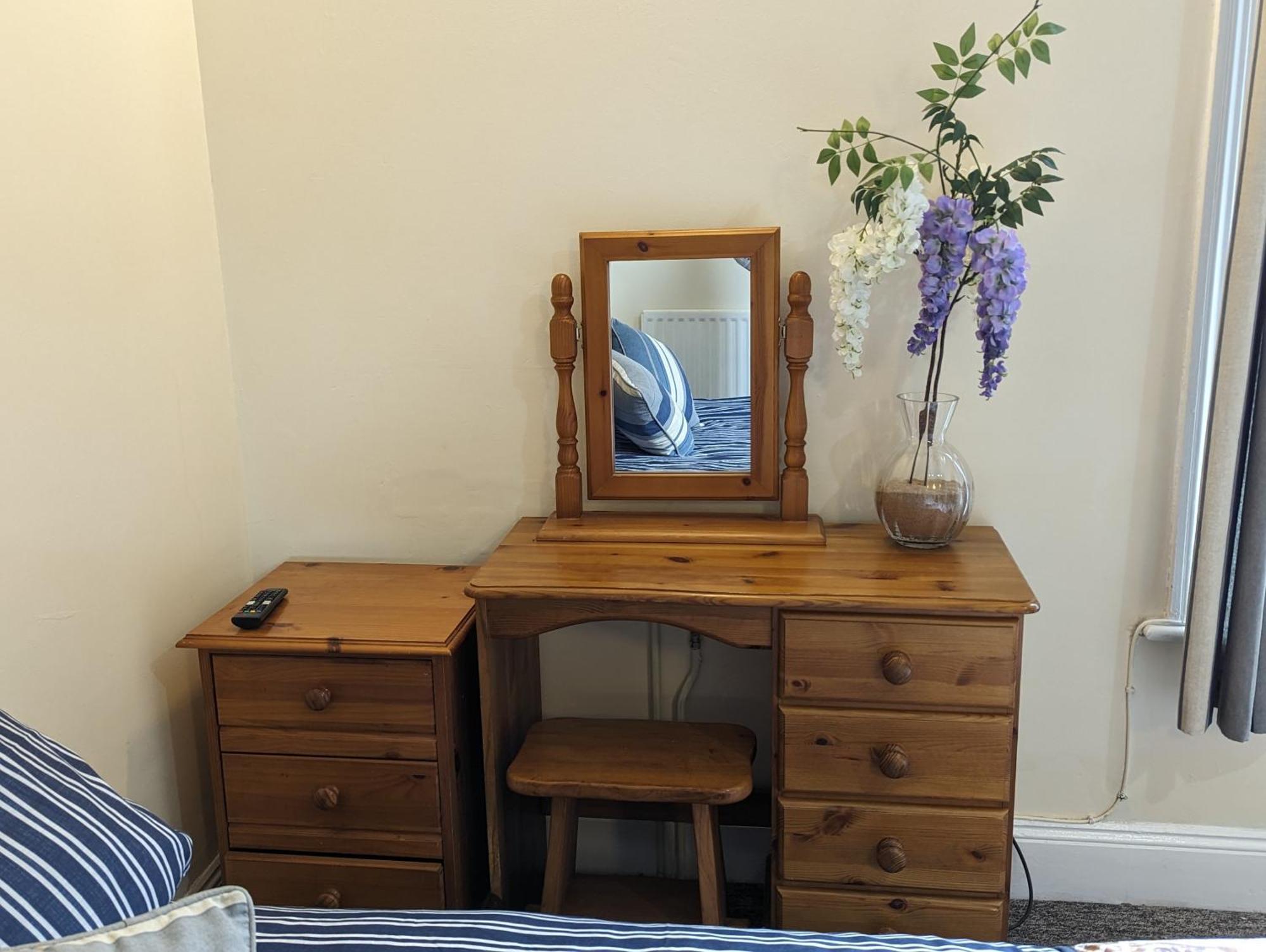 Jurassic Bay Holidays Weymouth Room photo