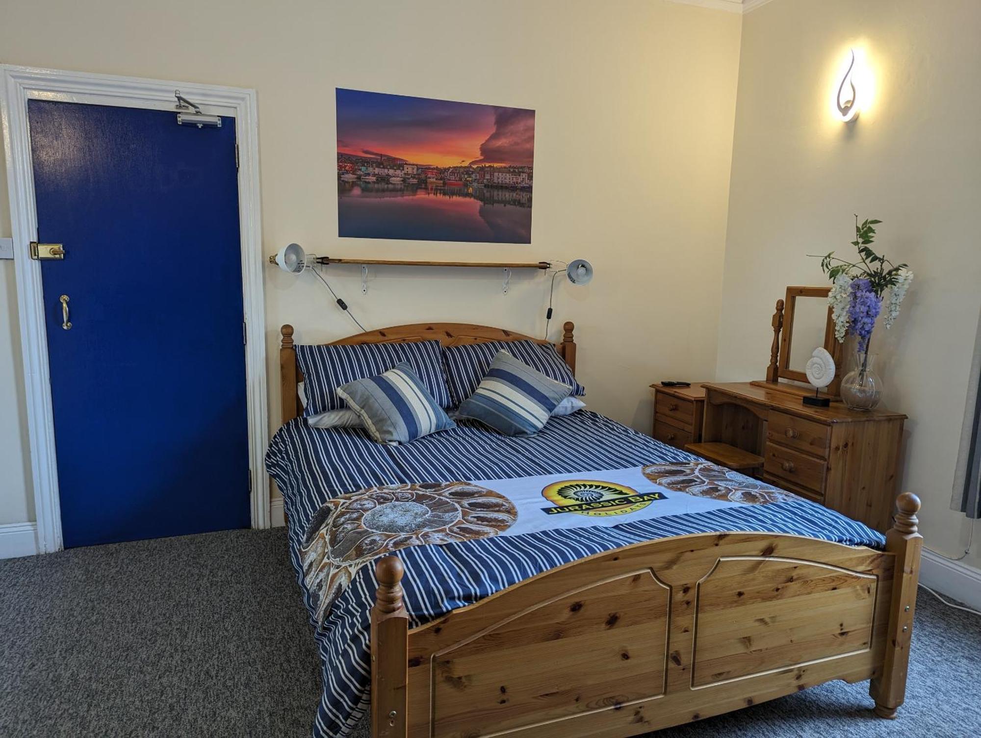 Jurassic Bay Holidays Weymouth Room photo