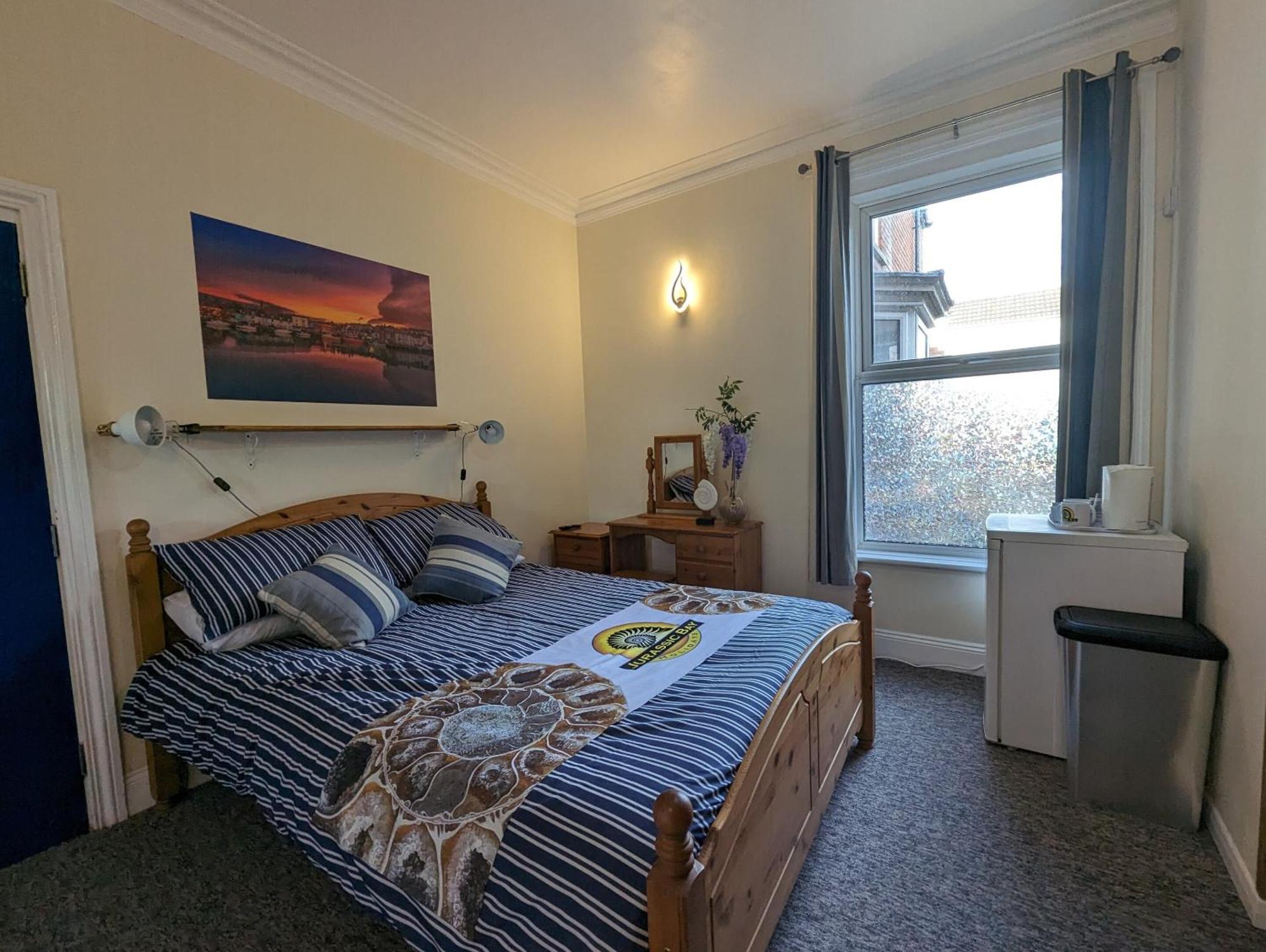 Jurassic Bay Holidays Weymouth Room photo