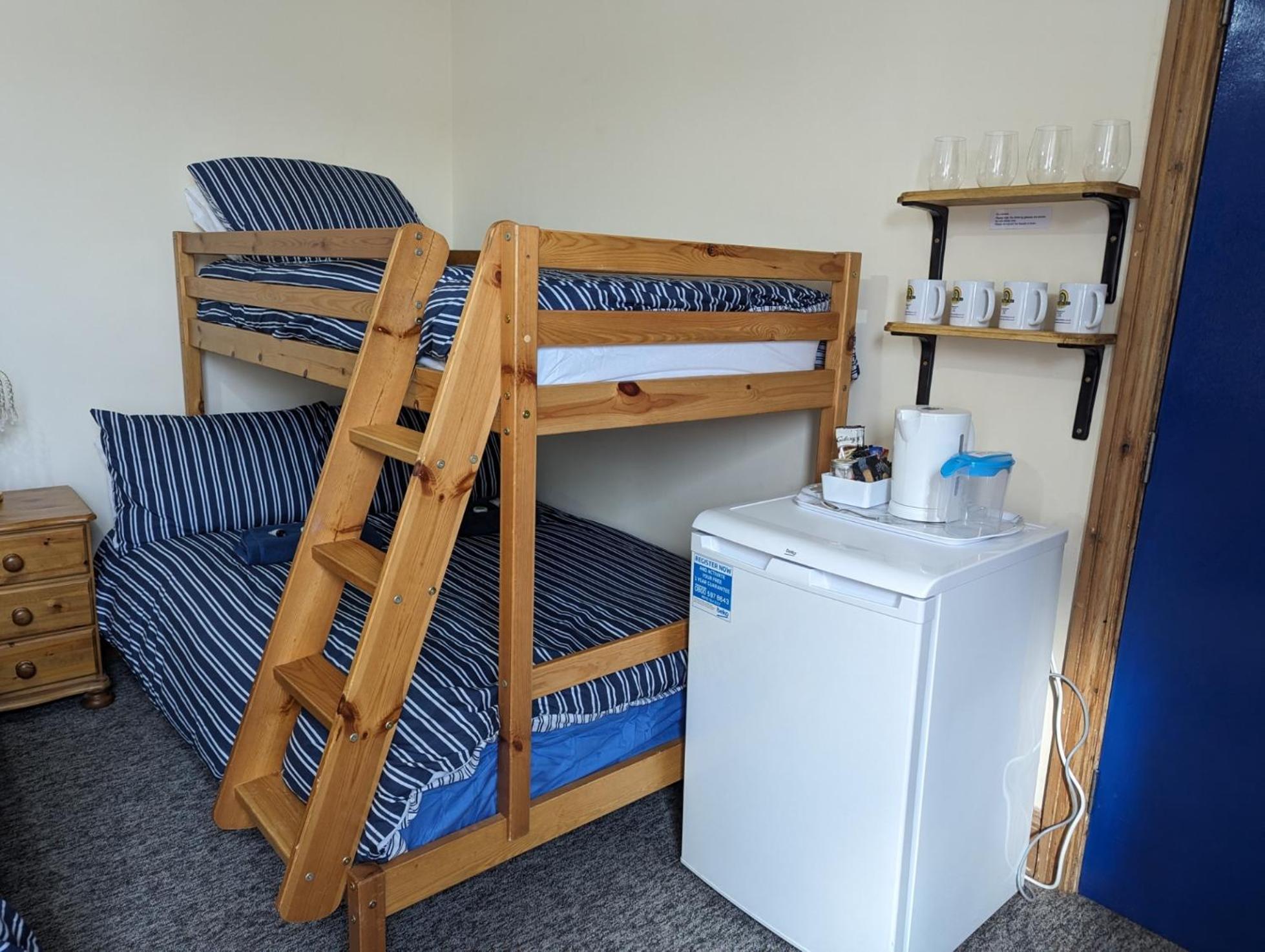 Jurassic Bay Holidays Weymouth Room photo
