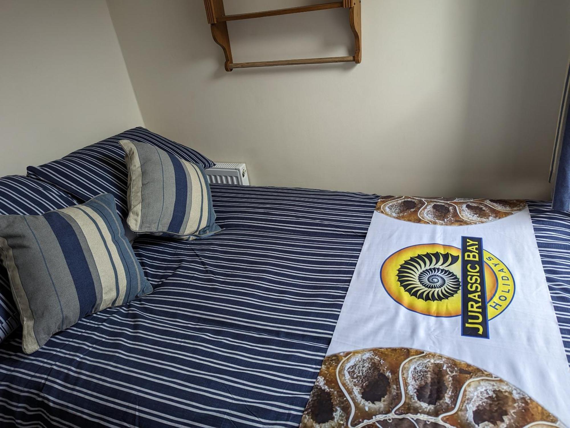 Jurassic Bay Holidays Weymouth Room photo