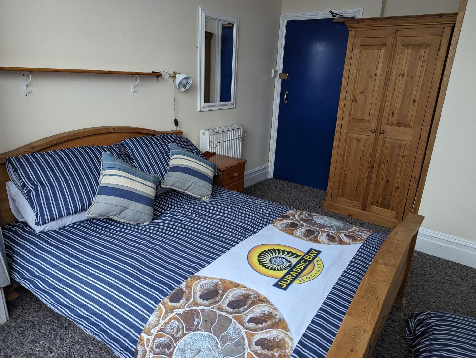 Jurassic Bay Holidays Weymouth Room photo
