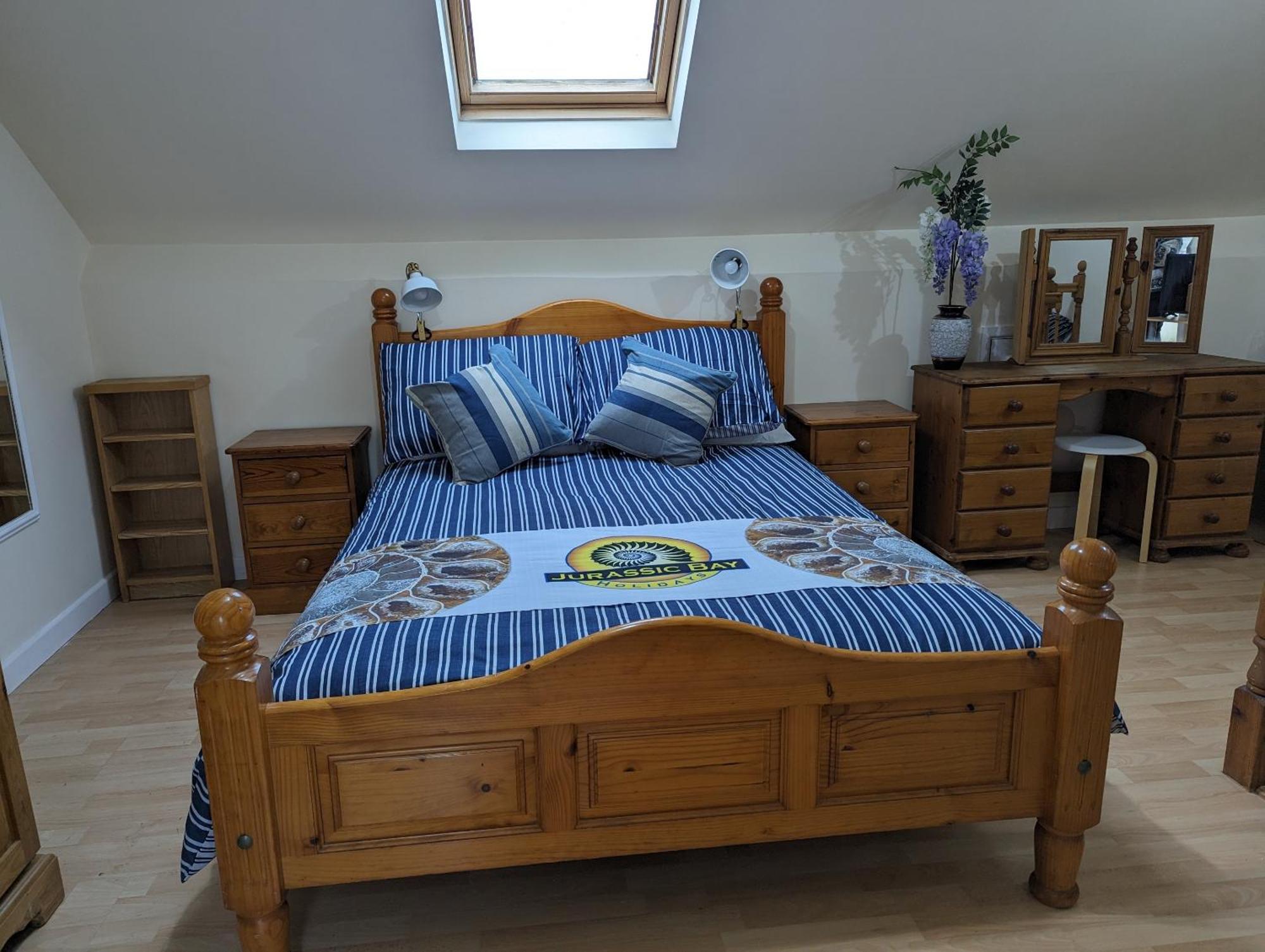 Jurassic Bay Holidays Weymouth Room photo